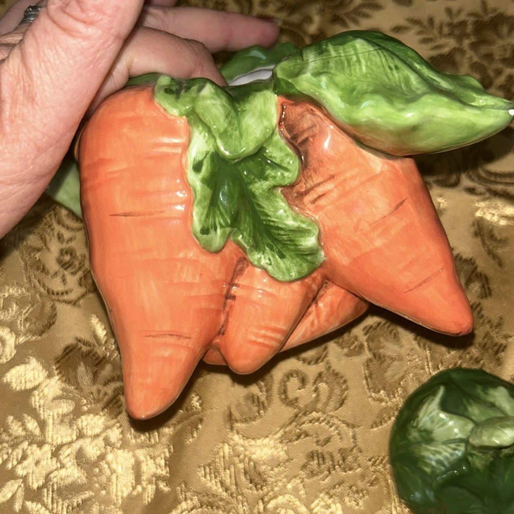 VintageTeapot Hand Painted Carrots 🥕 Teapots so Beautiful - Picture 7 of 13